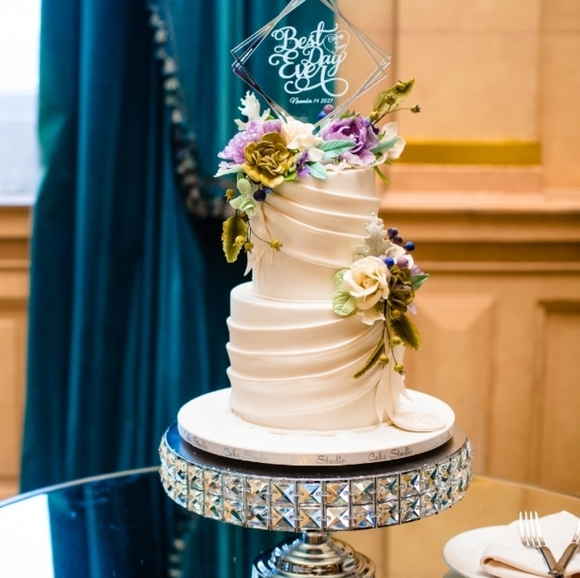 13.5 inch Crystal appearance accented Cake stand - Picture 2 of 3